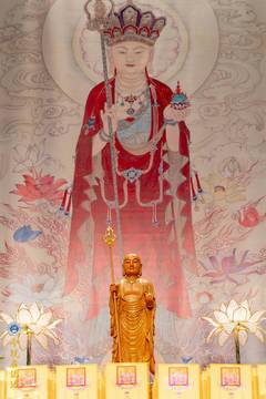 佛像具有表法意義，如觀世音菩薩表仁慈博愛、地藏王菩薩表孝親尊師，能夠引導人回歸光明自性。